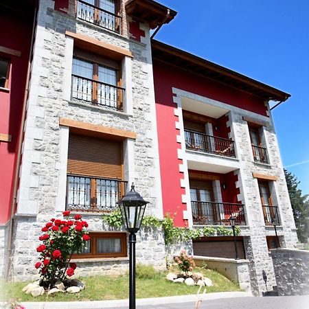 Apartamentos Rurales La Vina Onís Extérieur photo